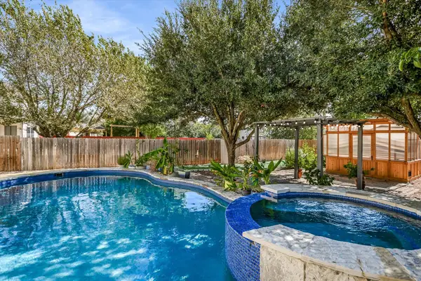 905 Balmoral Castle Ct, Pflugerville, TX 78660