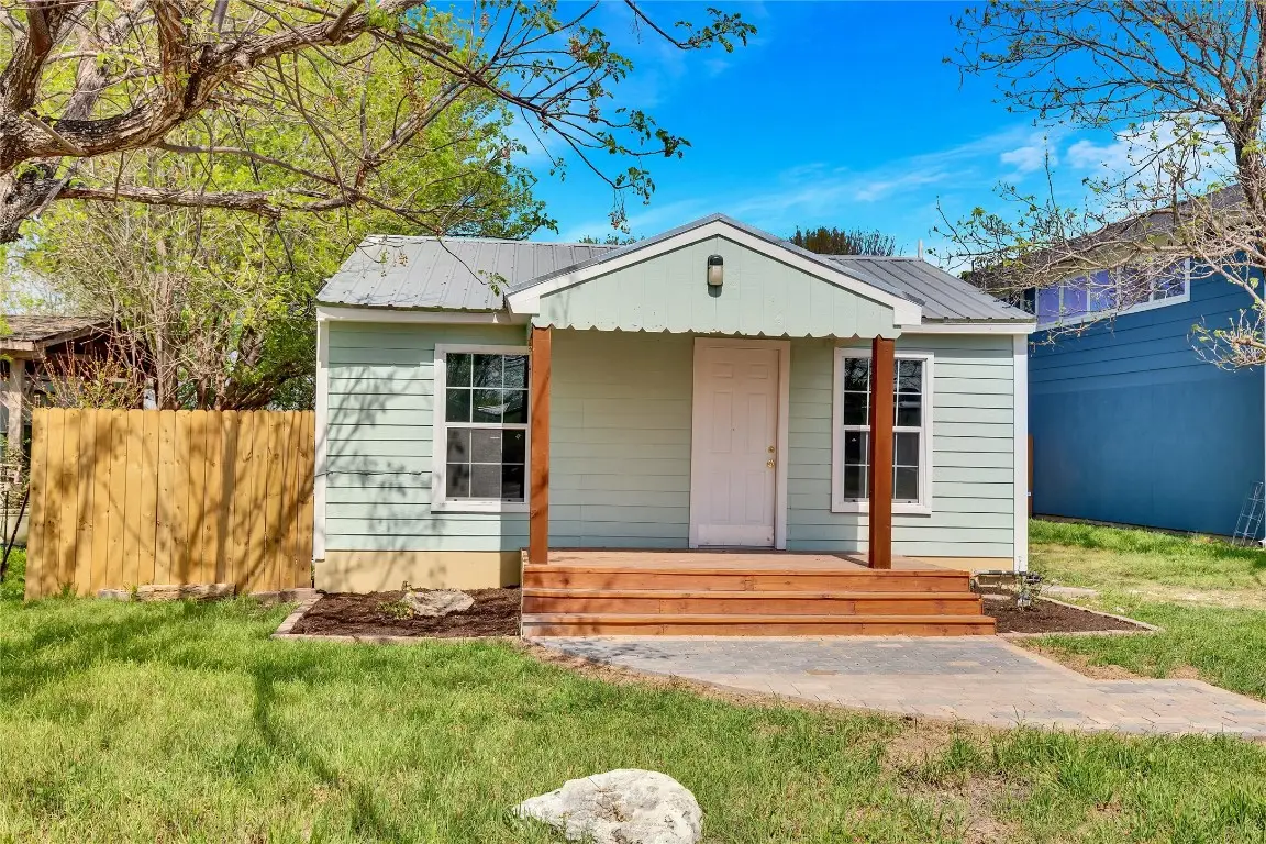 211 E Burton St, Manor, TX 78653 - Image #1