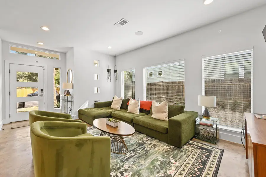 3009 Kuhlman Ave #1, Austin, TX 78702 - #3