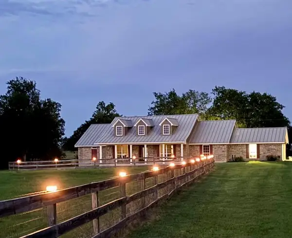 424 N Crawford Ln N, Bartlett, TX 76511