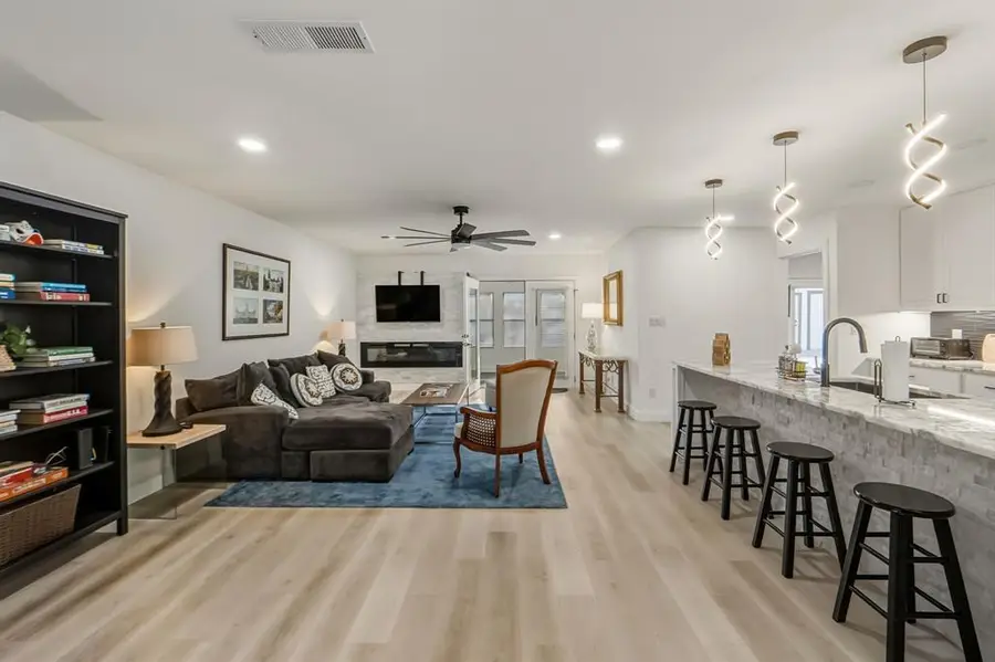 2107 Lewood Cir, Austin, TX 78745 - #3
