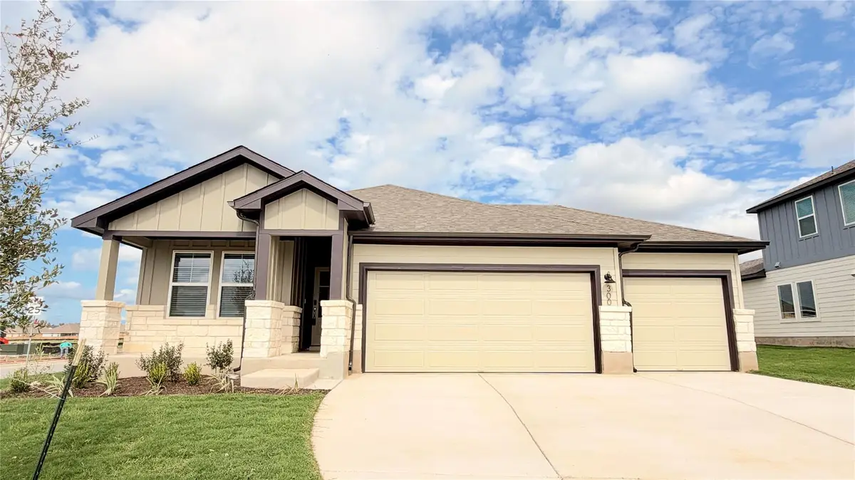 300 Wheel Horse Rd, Burnet, TX 78611 - #1