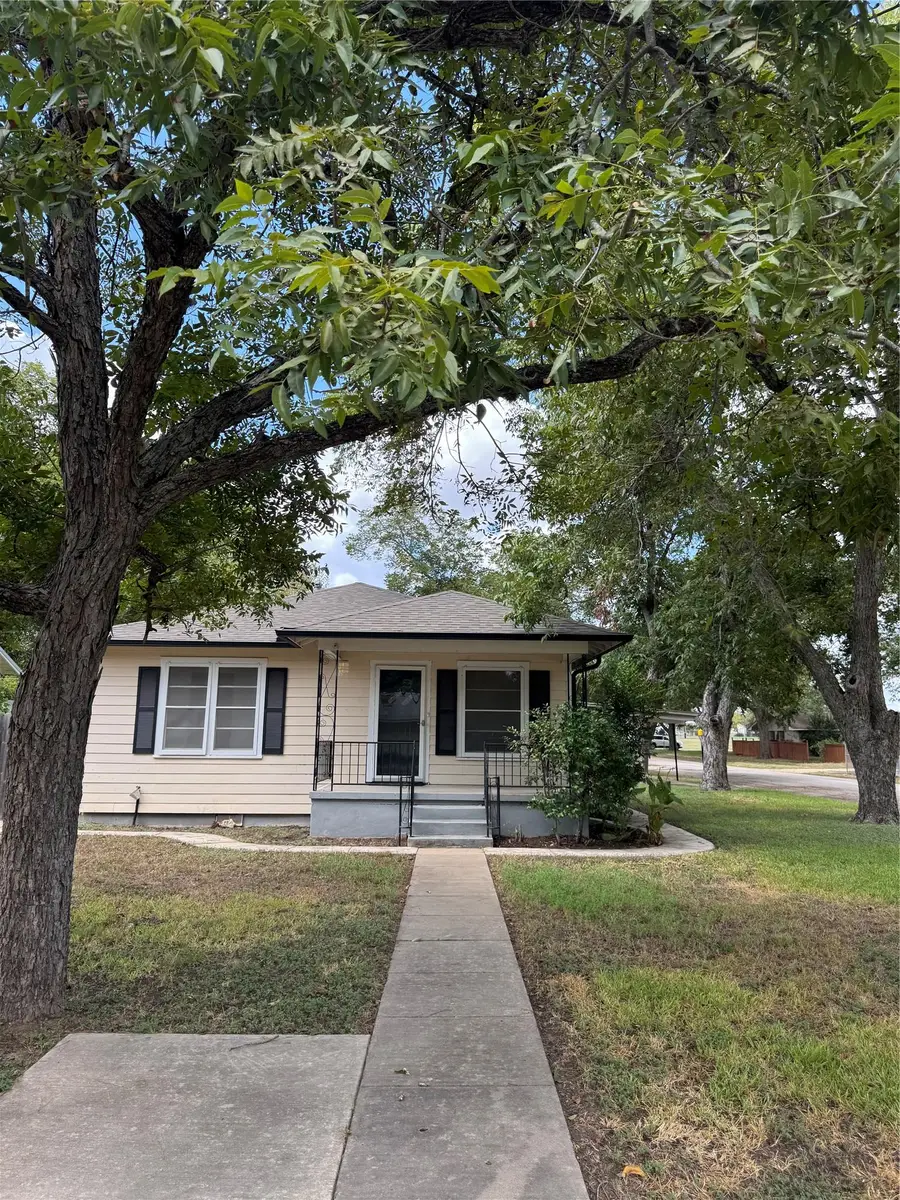 509 Whitehead St, Smithville, TX 78957 - #3
