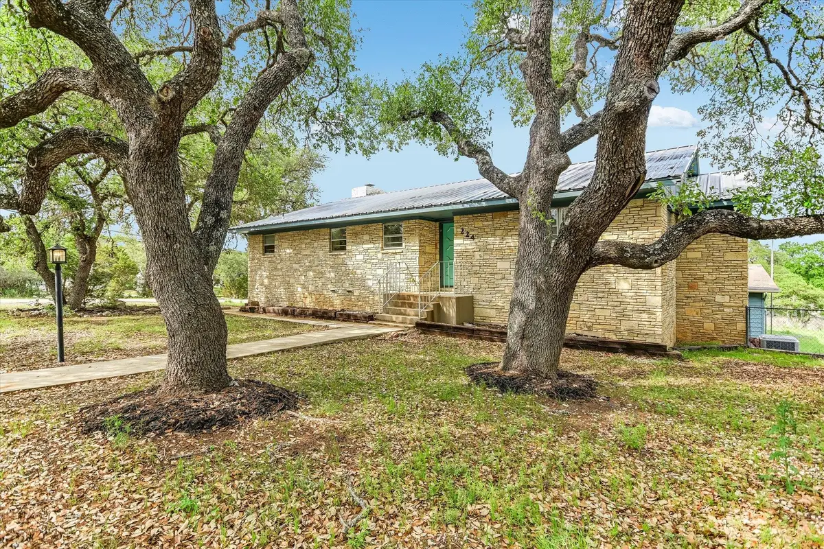 224 Circle Hvn, Canyon Lake, TX 78133 - #1