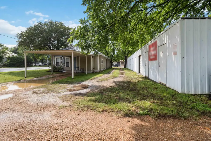 300 Bishop St, Smithville, TX 78957 - Image #3