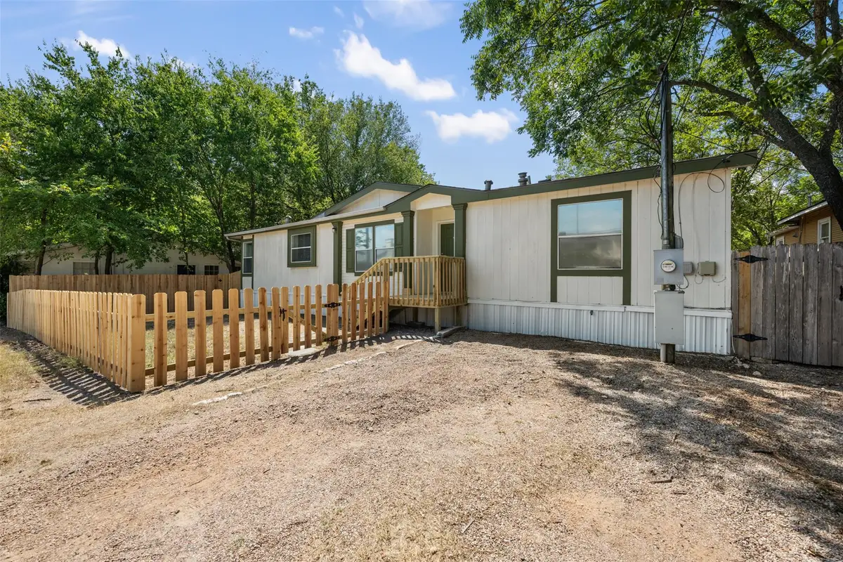 635 W Dittmar Rd, Austin, TX 78745 - Image #1