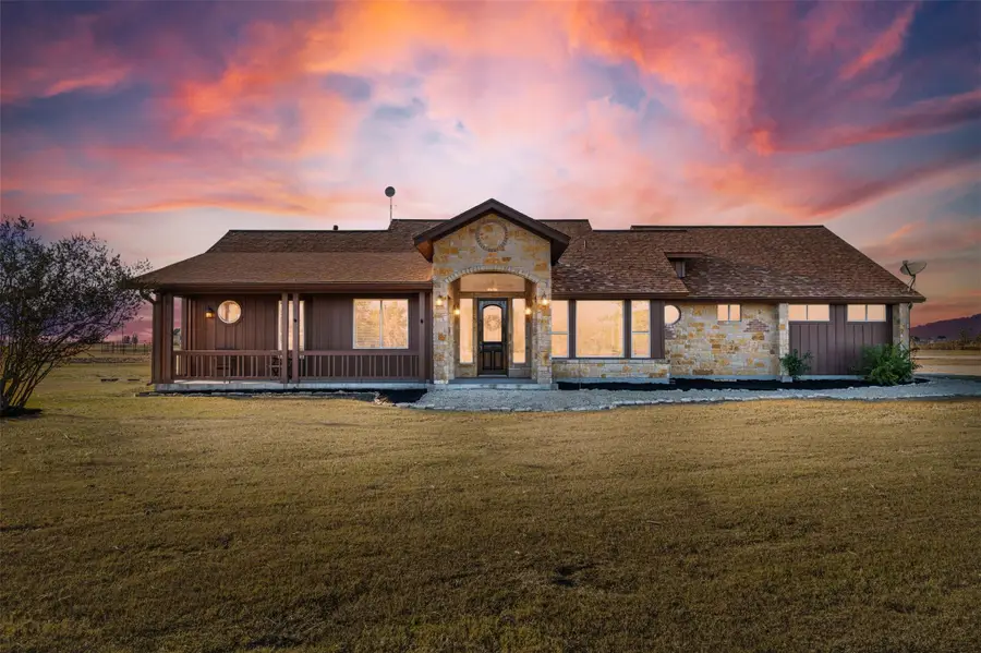 201 Battleground Cir, Taylor, TX 76574 - Image #2