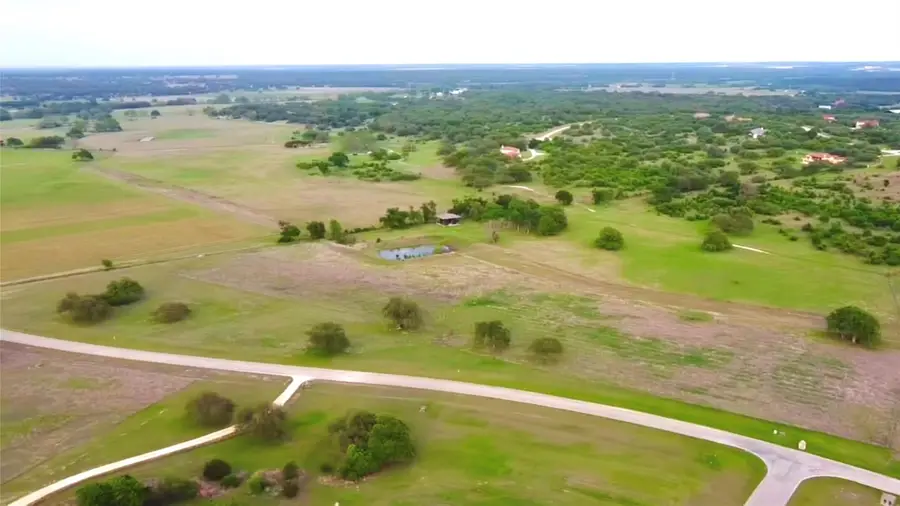 104 Strada Luca St, Florence, TX 76527 - #2