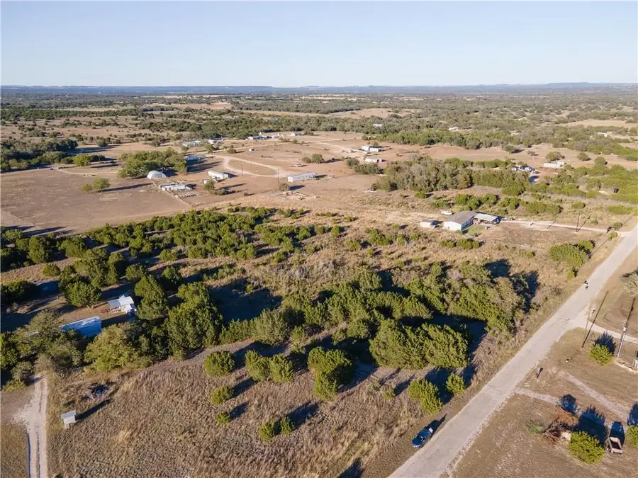407 Avila Ln, Briggs, TX 78608 - Image #3