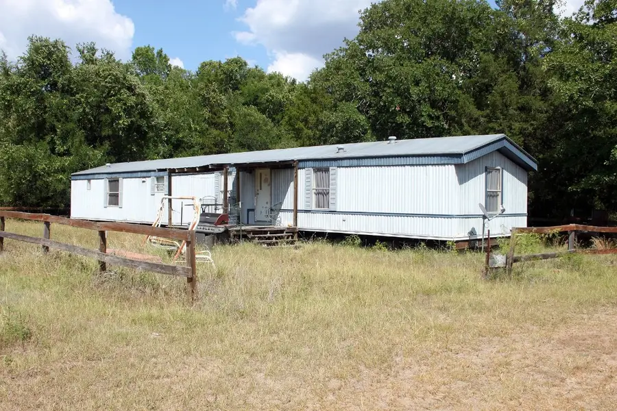 720 Green Acre Dr, Dale, TX 78616 - Image #3