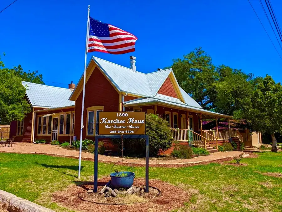 1307 Wright St, Llano, TX 78643 - Image #2