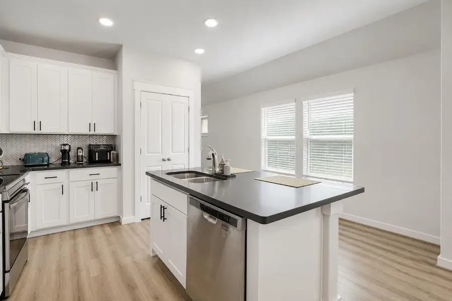 8004 Autumn Moor Bnd, Lago Vista, TX 78645 - #2