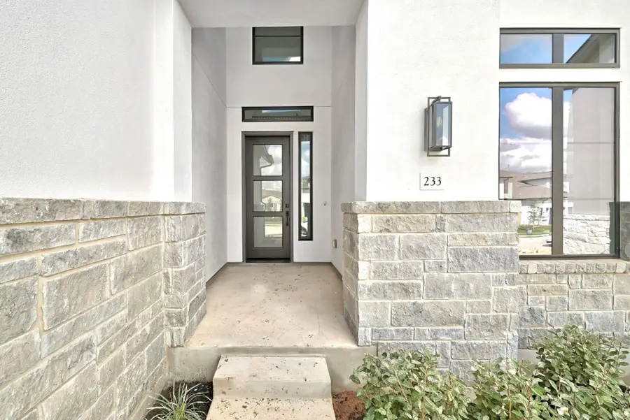 233 Coleto Trl, Bastrop, TX 78602 - Image #2