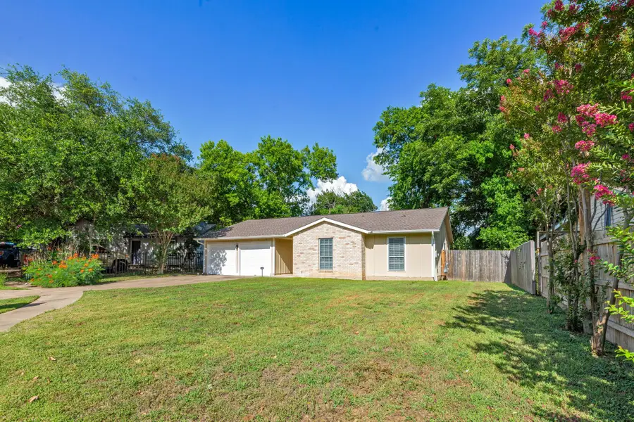 2106 Ponciana Loop, Austin, TX 78744 - Image #2