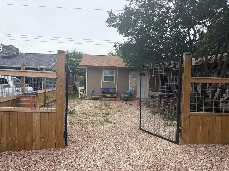 5600 Ponciana Dr, Austin, TX 78744 - #3