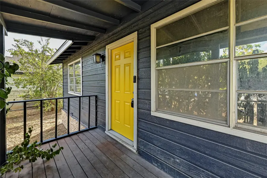 10700 W Lakeview Dr, Jonestown, TX 78645 - Image #2