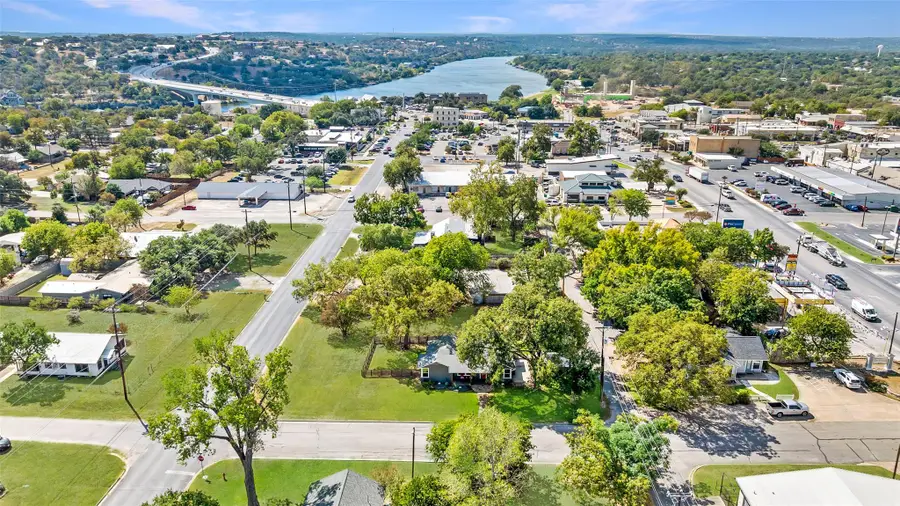 700 5th St, Marble Falls, TX 78654 - Image #2