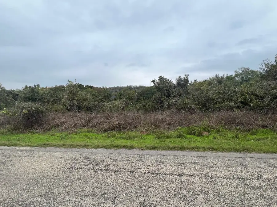 450 Riverside Dr, Bastrop, TX 78602 - Image #2