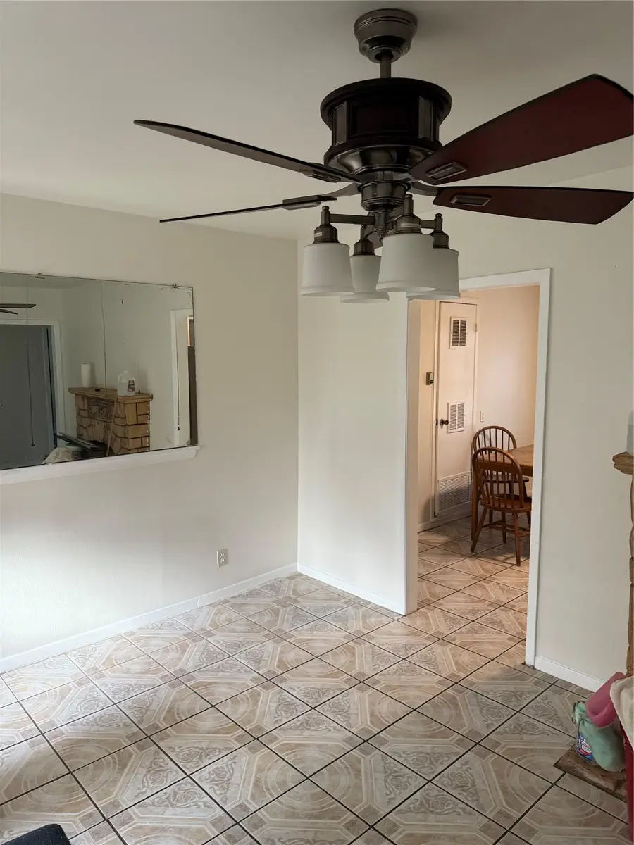 6300 Hickman Ave, Austin, TX 78723 - Image #2