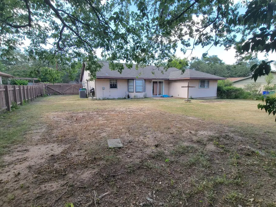 902 S Riviera Cir, Cedar Park, TX 78613 - #2