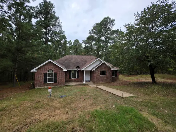 1020 Concho Trl, La Grange, TX 78945