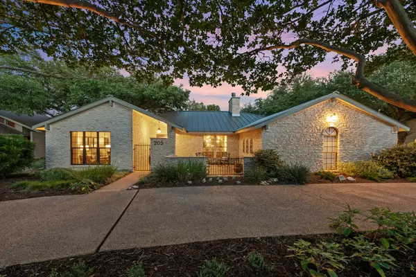 205 Copperleaf Rd, Lakeway, TX 78734