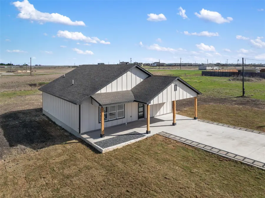 195 Bianca Cir, Del Valle, TX 78617 - Image #2