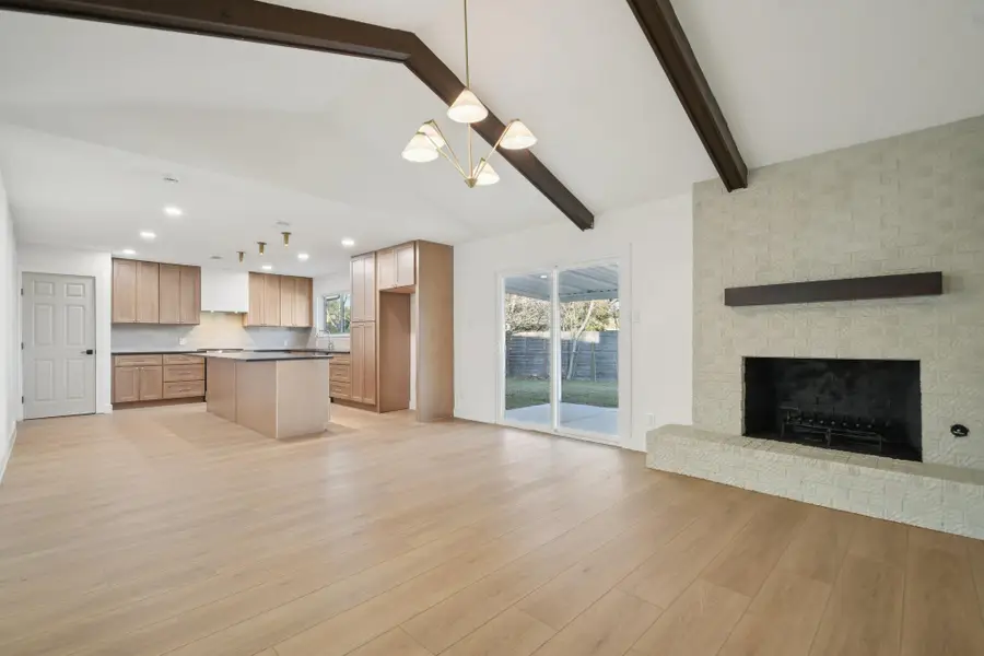 5403 Fairmont Cir, Austin, TX 78745 - Image #2