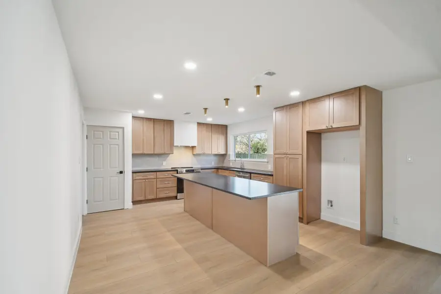 5403 Fairmont Cir, Austin, TX 78745 - Image #3