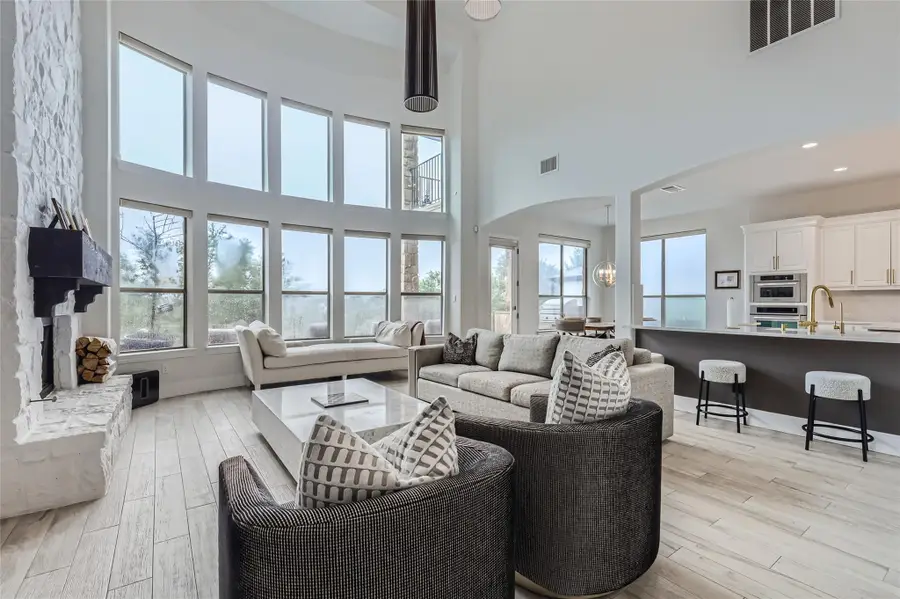 217 Emerald Ridge Dr, Austin, TX 78732 - Image #2