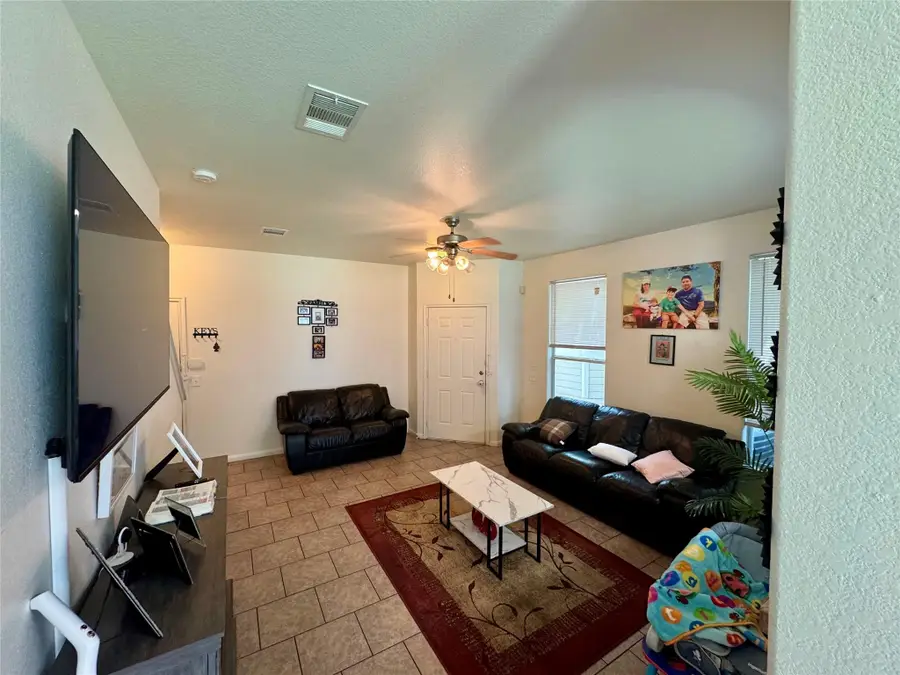 10608 Plains Trl #B, Austin, TX 78758 - Image #3
