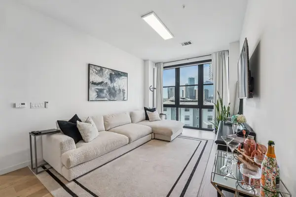 800 Embassy Dr #429, Austin, TX 78702