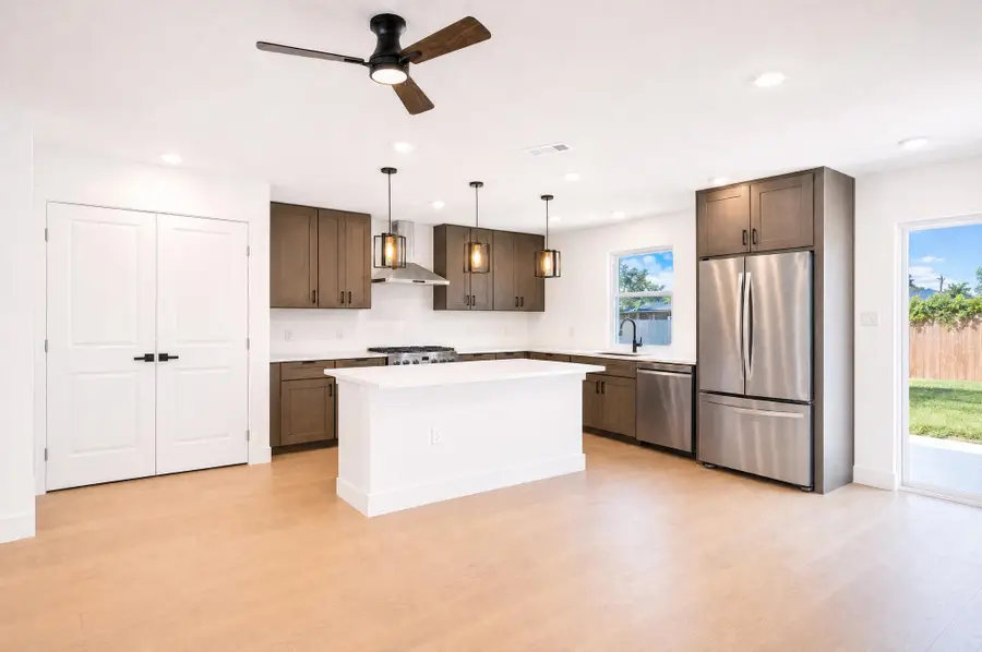 6706 Cruz St, Austin, TX 78741 - #3