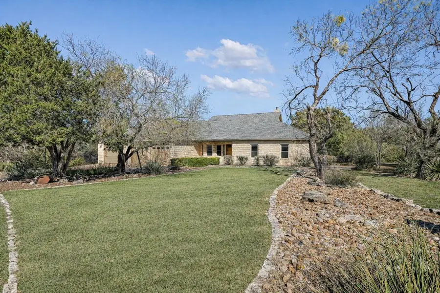 945 Wesley Ridge Dr, Spicewood, TX 78669 - Image #2