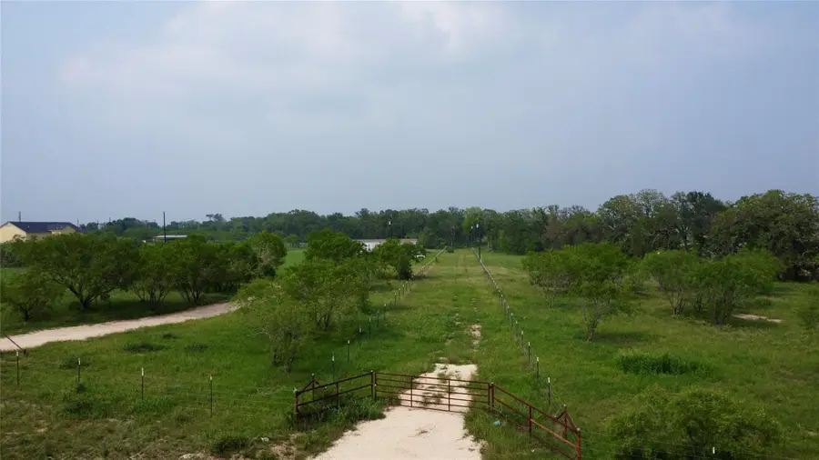 4177 Old Colony Line Rd, Lockhart, TX 78644 - #2