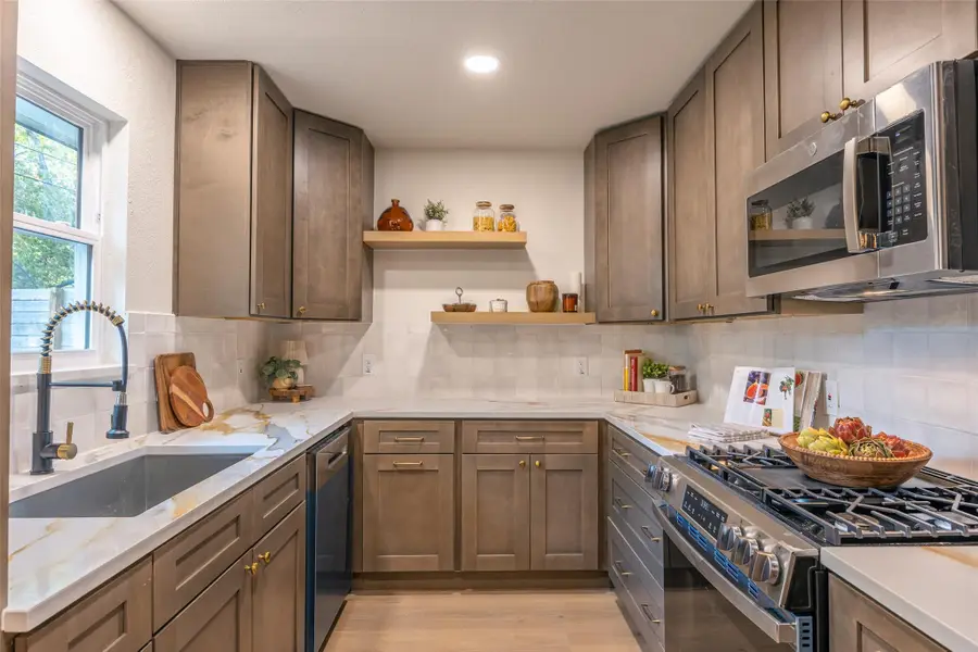 6816 Hanover Ln, Austin, TX 78723 - #2