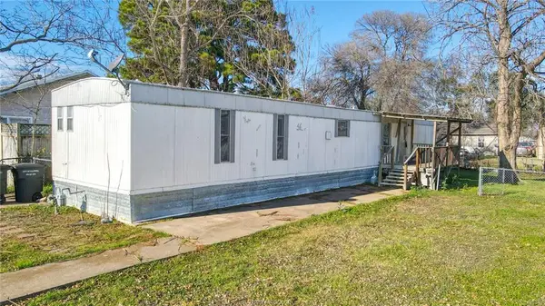 806 N Oneal Street, Caldwell, TX 77836