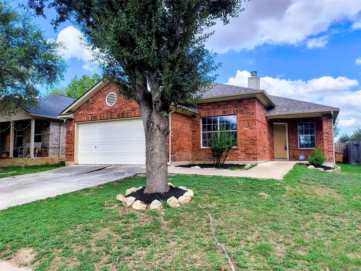 9213 Pioneer Forest Dr, Austin, TX 78744 - #1