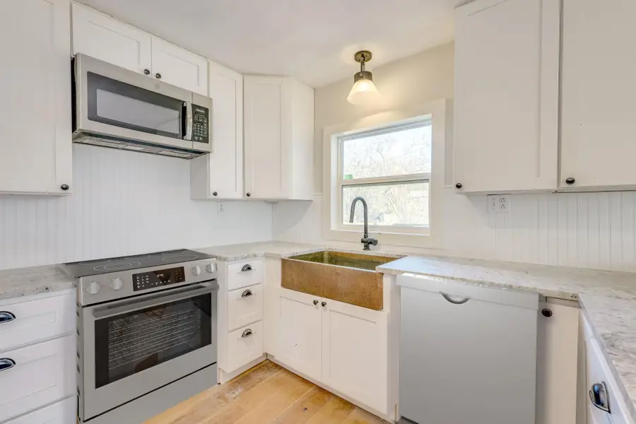 318 S Avenue C, Elgin, TX 78621 - #3