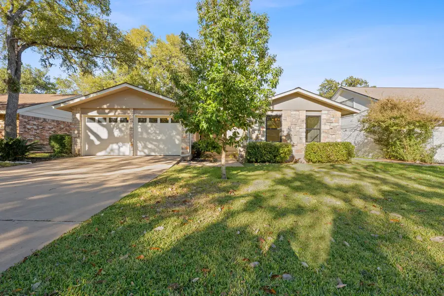 4706 Cap Rock Dr, Austin, TX 78735 - Image #2