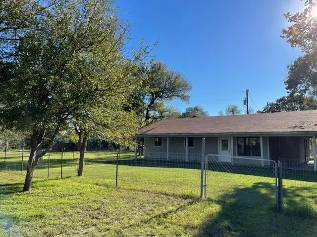 206 Woodland Acres Dr, Marble Falls, TX 78654 - Image #2