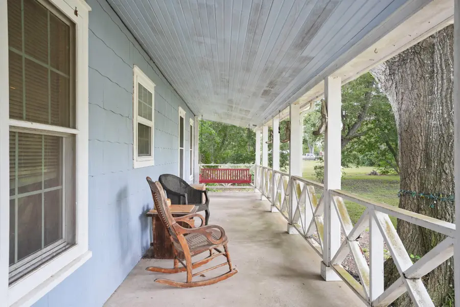 1320 W San Antonio St, Lockhart, TX 78644 - #3