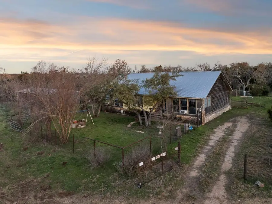 3003 Old Red Ranch Rd, Dripping Springs, TX 78620 - Image #2
