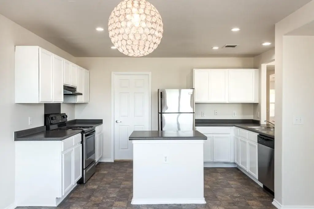 4618 Lyra Cir, Austin, TX 78744 - #1