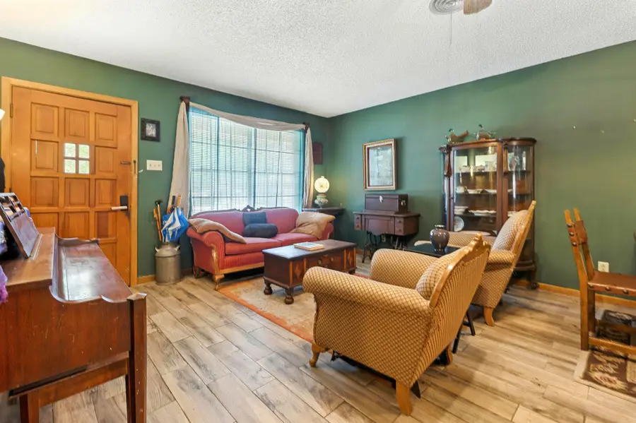 606 E Liberty Ave, Round Rock, TX 78664 - Image #3