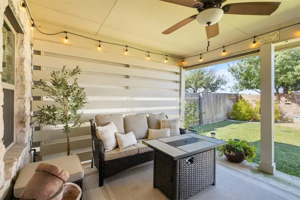 109 Briar Park Dr, Georgetown, TX 78626