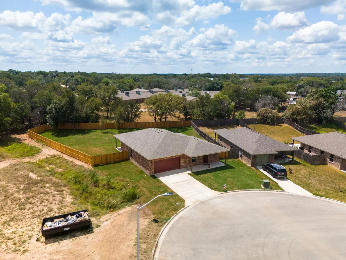 828 Elijah Ln, Lampasas, TX 76550 - #1