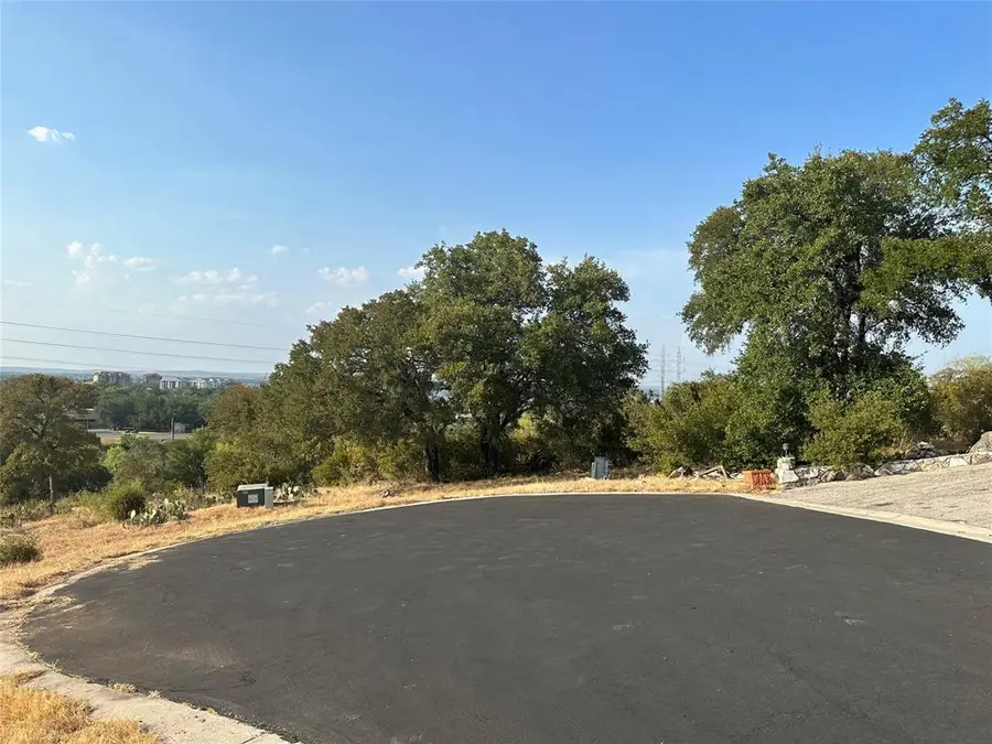 721 Scarlet Sun Rd, Horseshoe Bay, TX 78657 - Image #3