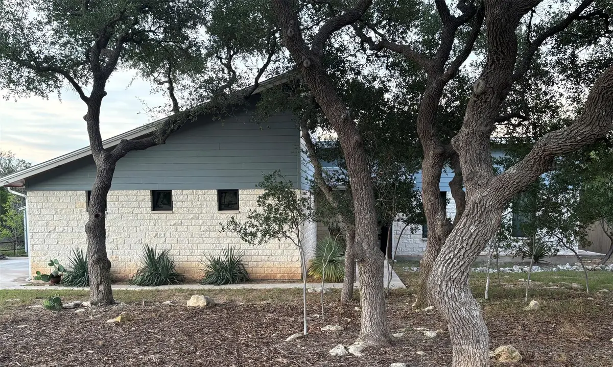 172 Bluff Trl, Dripping Springs, TX 78620 - #1