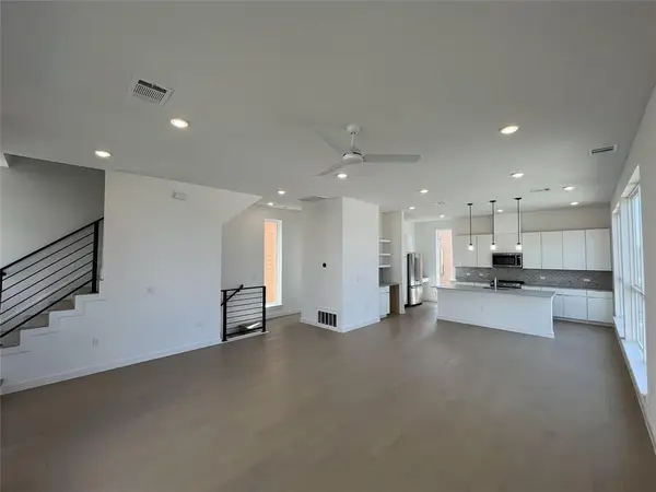 6825 Wolfcreek Pass #3, Austin, TX 78749